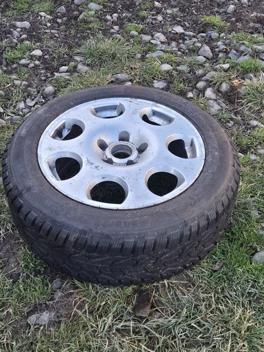 Vând roata de audi a4 b6 . 205 55 r 16  cauciuc nou pe janta de alumin