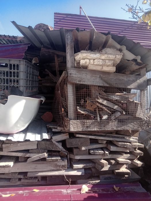 Дрова доски можно на чёрный потолок