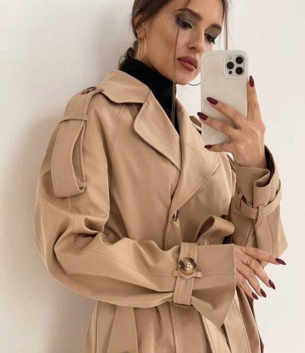 Бежевый oversize тренч плащ