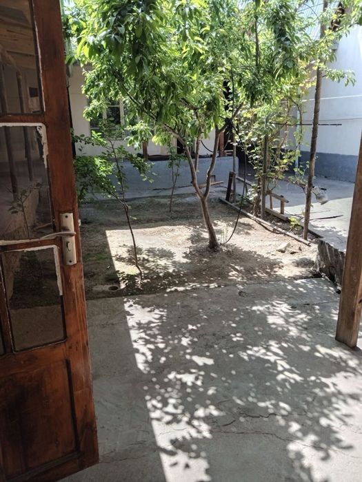 Uy sotiladi srochna birlikda