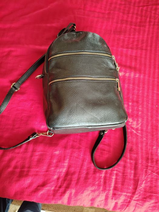 Vând rucsac de piele