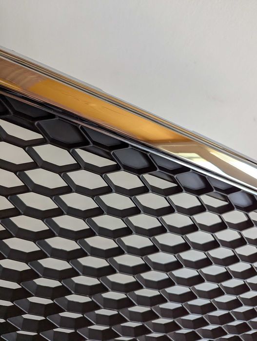 Решетка Ауди А4 Б8 Без емблема Пчелна пита Хром рамка Audi a4 s line