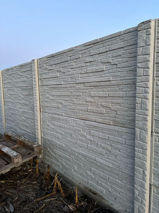 Placi de gard și stalpi / capace de gard /prefabricate din beton