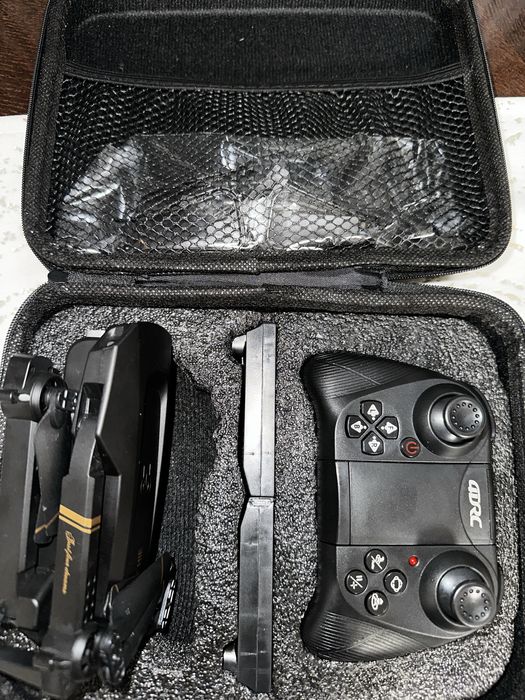 Drona cu camera HD