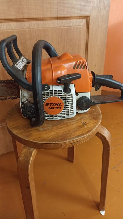 Продам бензопилу штиль МС 180