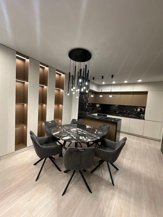 Продава се Тристаен апартамент в София, Кръстова вада - 132 кв.м за 2077 €/кв.м - Снимка #2