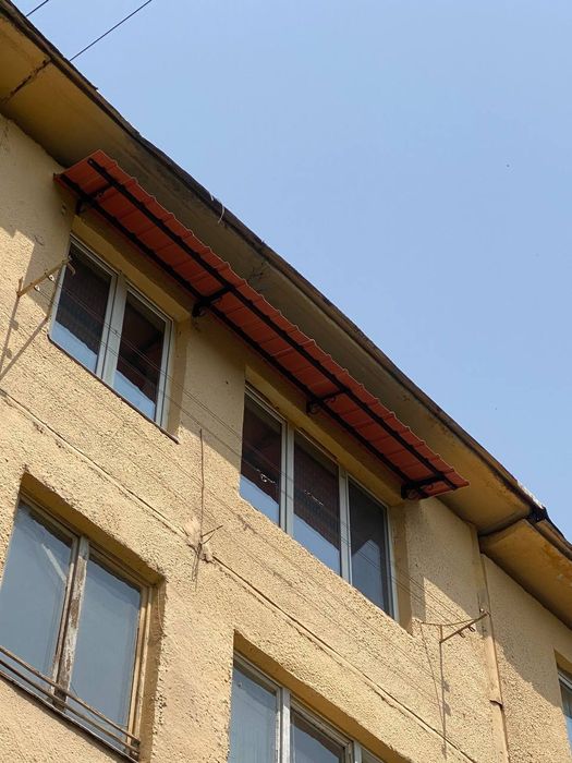 Установка козырьков и Бельевых роликов.