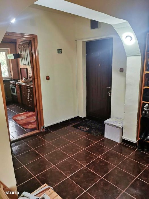 Apartament 3 camere Str. Aleea Florilor