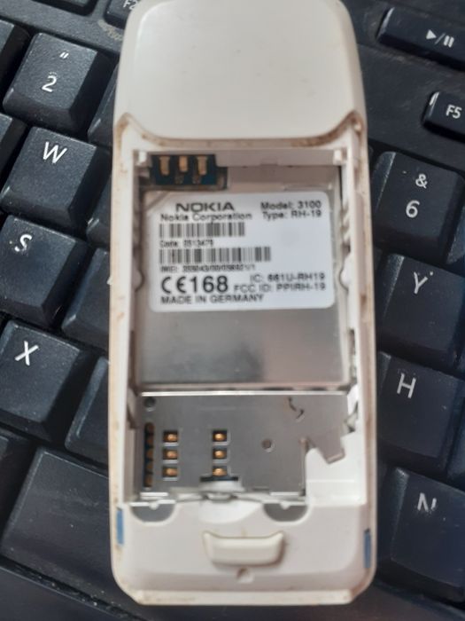 Noia 3100, vintage, se aprinde, bateria tine putin