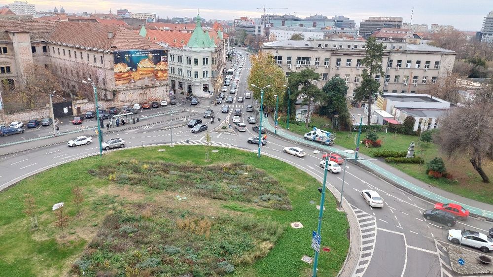 Se inchiriaza apartament 3 camere decomandate