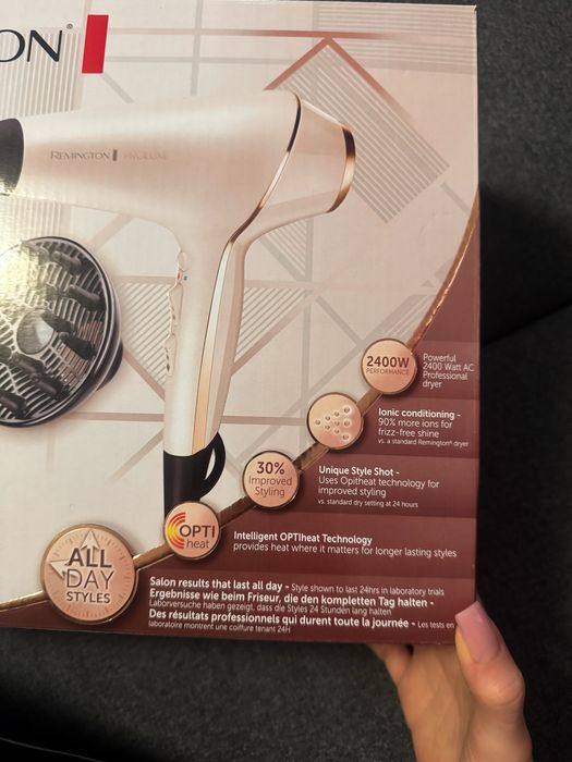 Професионален сешоар Remington PROluxe AC9140