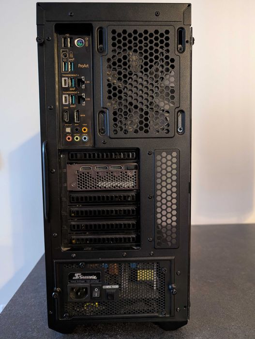 PC Gaming RTX 4070 12GB / Ryzen 7 3700X / 32GB RAM / Seasonic Gold / B550 ProArt