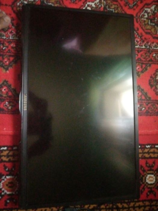 Samsung televizor 28 ekran ploski ekran