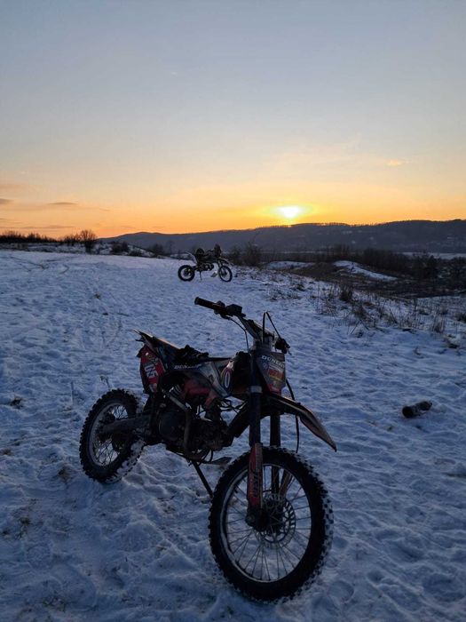 Vând moto cross jrh 125cc