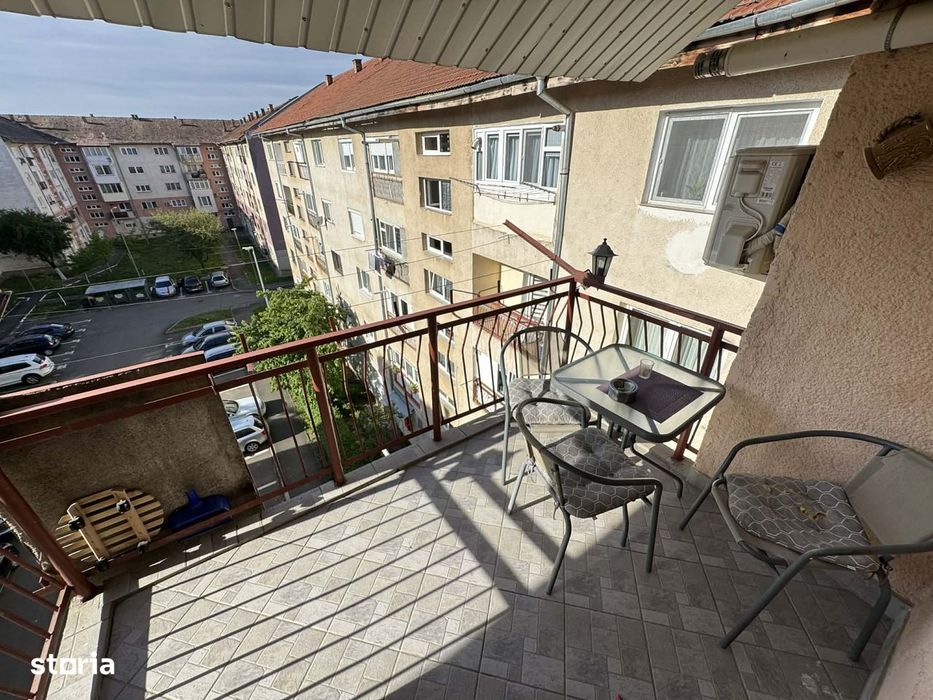 Apartament 3 camere decomandate , finisat , Carpati 2