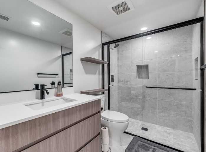 Дава се под наем Двустаен апартамент в Бургас, Център - 45 кв.м за 341.7 € - Снимка #2