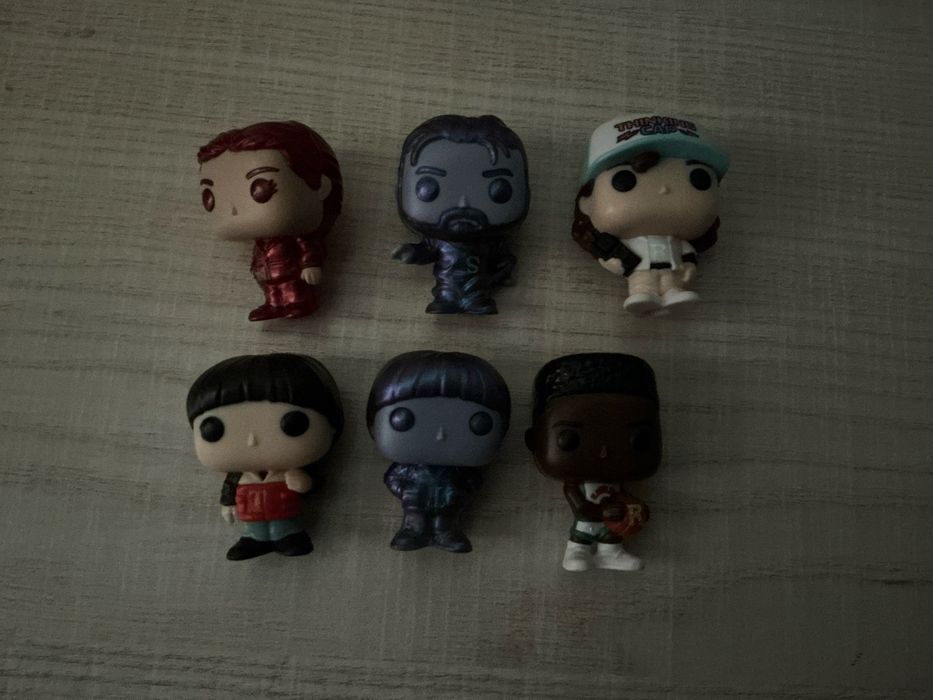 Фигурки очень странные дела kinder joy stranger things киндер осд