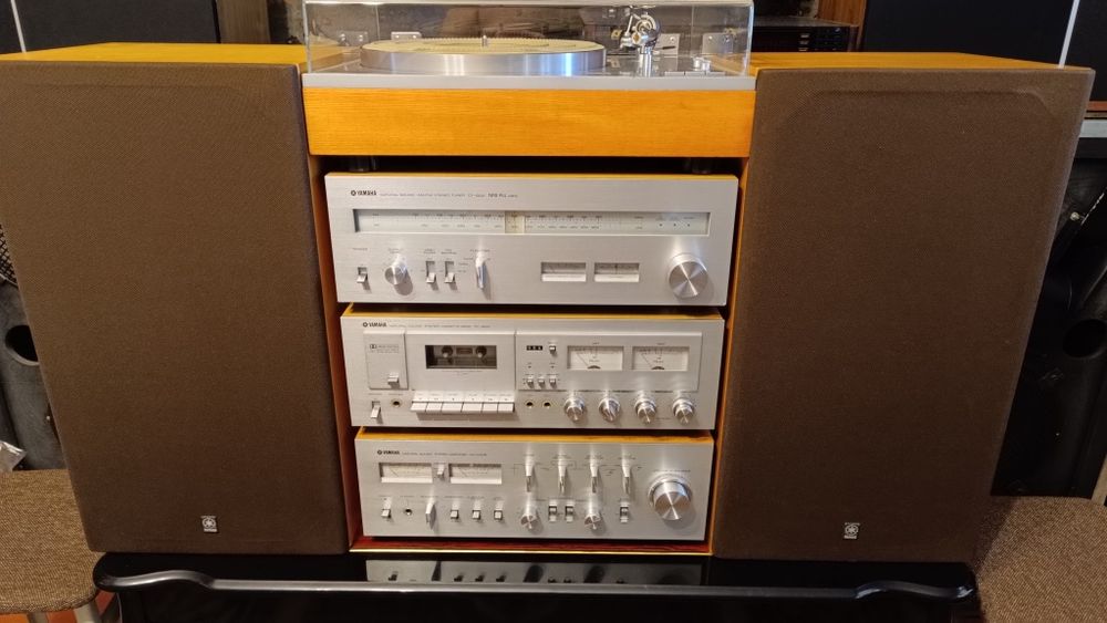 Ямаха -винтажный комплект.