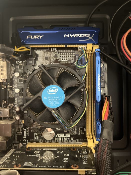 Vând calculator,pc 700lei!!!