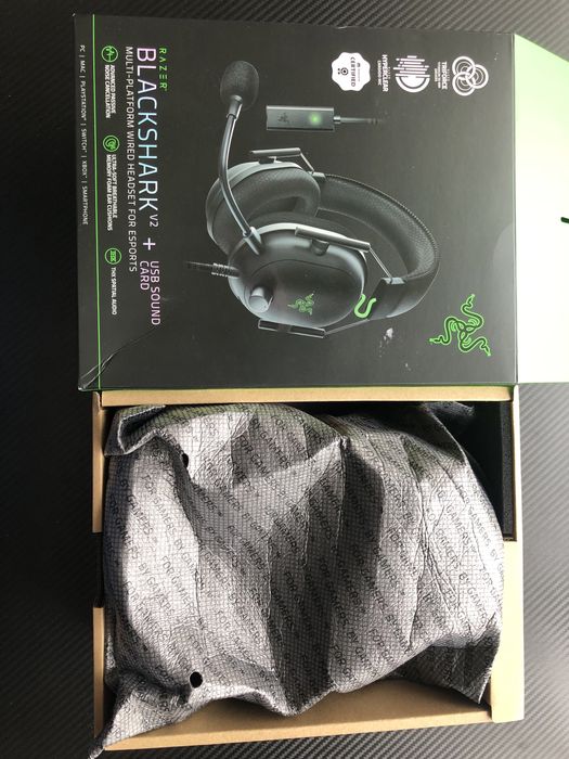 Геймърски слушалки Razer BlackShark V2 + USB Sound Card- Черни