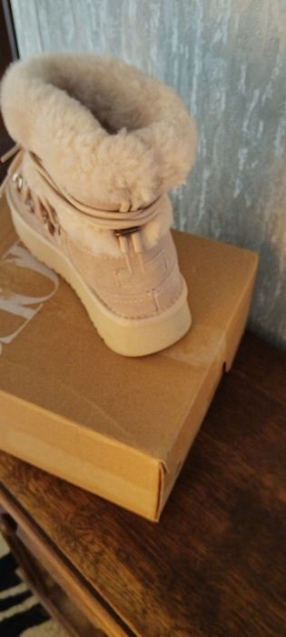 Угги женские зимние.