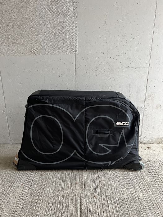 Куфар за велосипед Evoc под наем