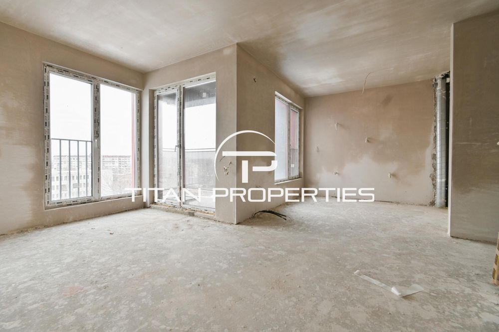 Тристаен , за продажба , ж.к. Хаджи Димитър