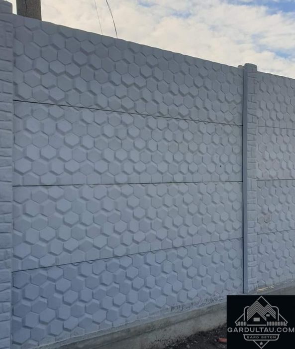 Gard din placi prefabricate de beton