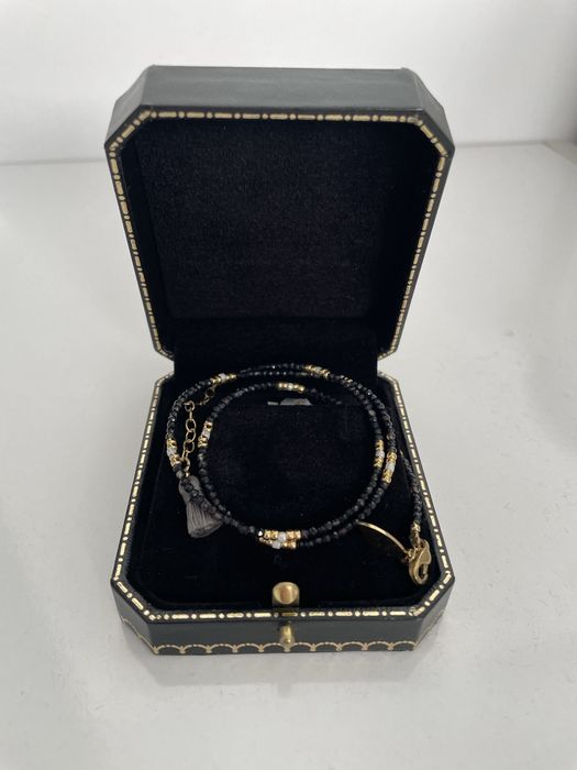 Колие чисто ново за врата