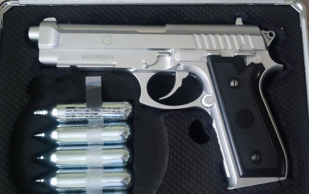 Pistol airsoft Beretta PT92 4jouli