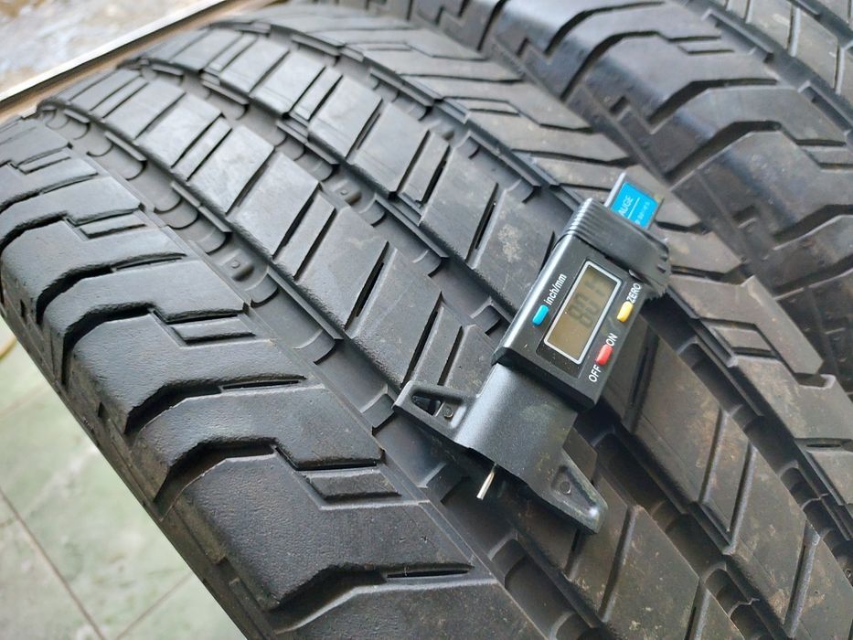 2 anvelope 215/65 R15 C Continental