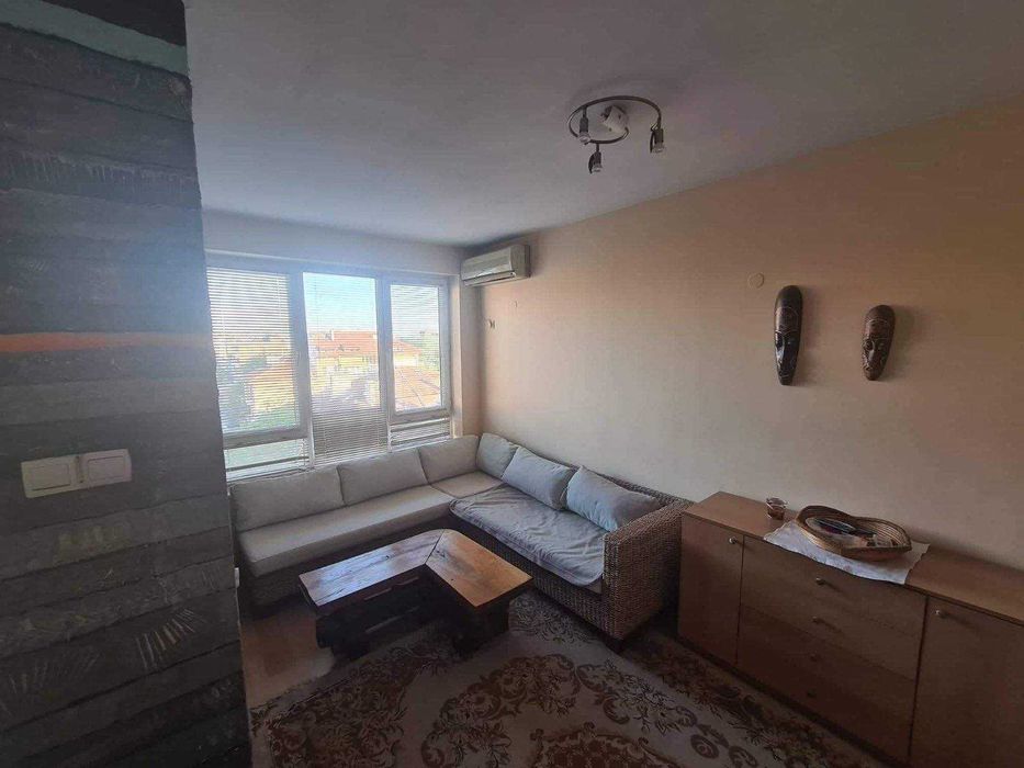 Дава се под наем Двустаен апартамент в Бургас, Център - 50 кв.м за 204 € - Снимка #1