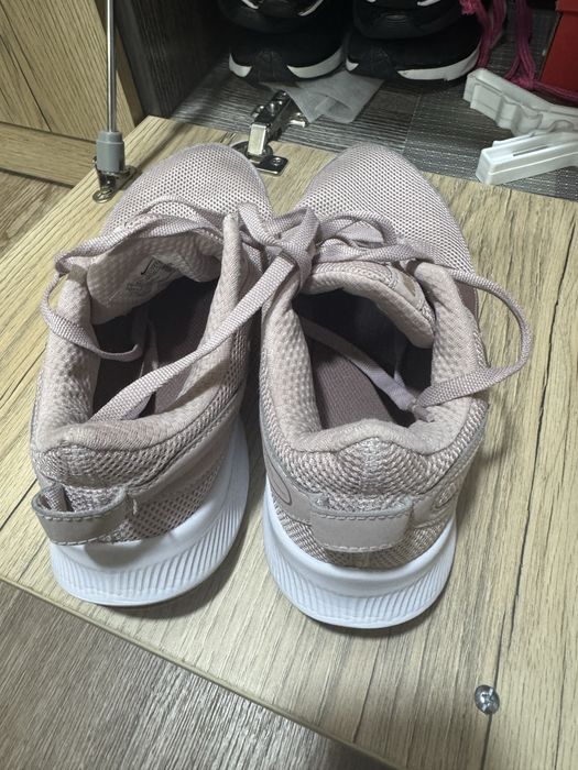 кроссовки по хорошей цене