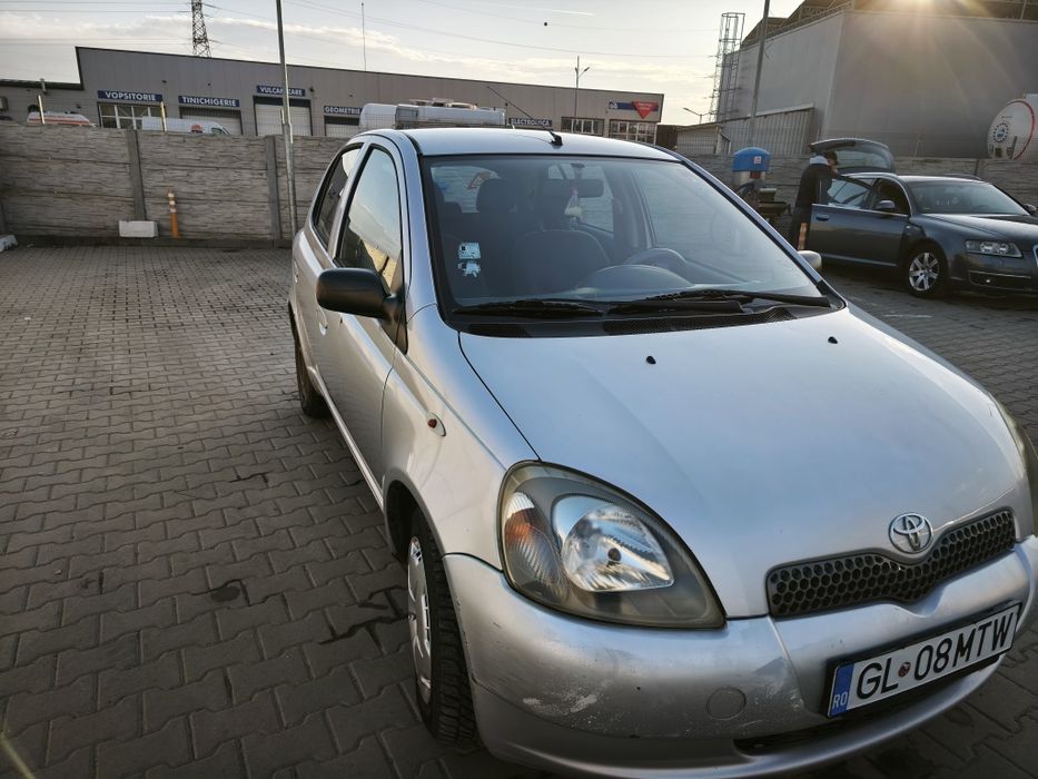 Toyota yaris 1.3 benzina