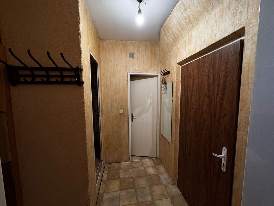 Гарсониера във Възраждане 2, гр. Варна