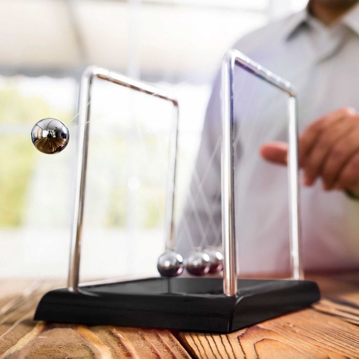 Pendulul lui Newton design clasic cu 5 bile 18 x 18 x 15 cm