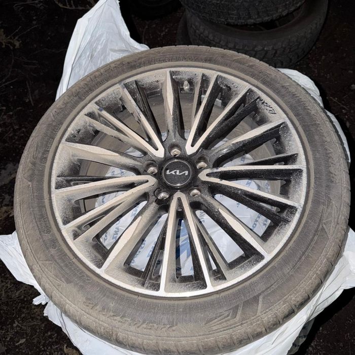 Комплект дисков с шинами 245/45/18