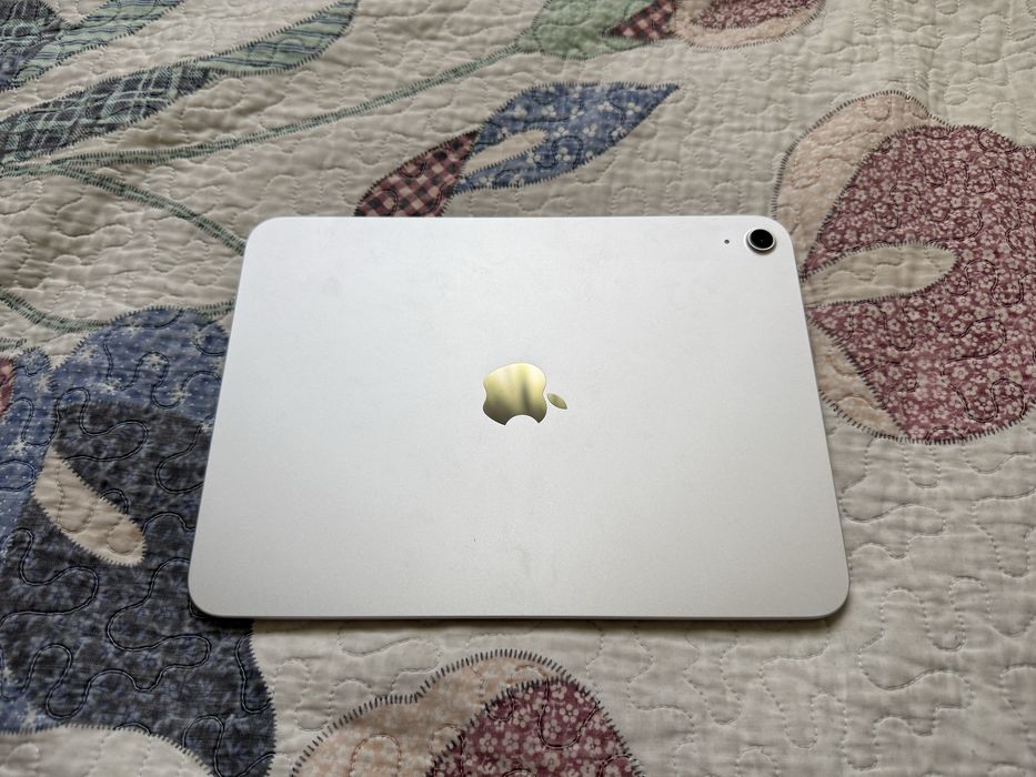 Планшет Apple iPad A16 11, 2025 Wi-Fi 11 дюйм 6 Гб/128 Гб серебристый