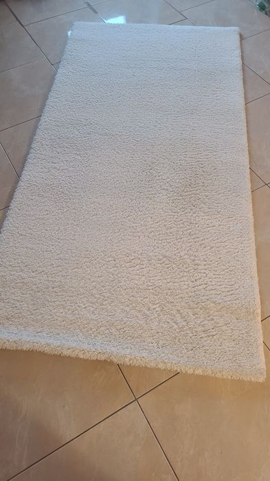 Vand covoare pufoase