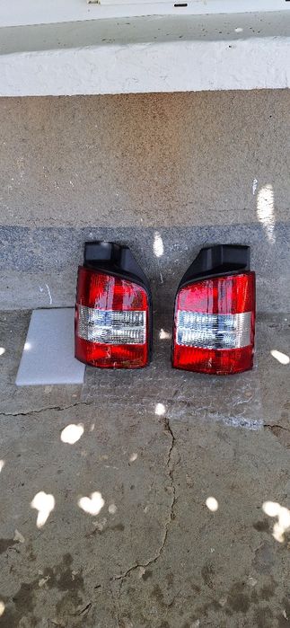 Продавам стопове за Бус VW.T5 и става  2003 г 2014г модел Facelif