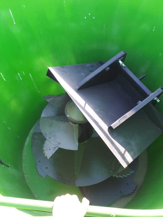 6М Кормораздатчик , с электронными весами