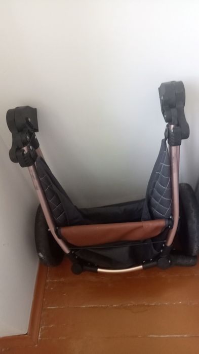 Продам коляску для новорожденных