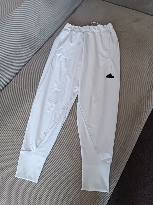 Продам костюм adidas