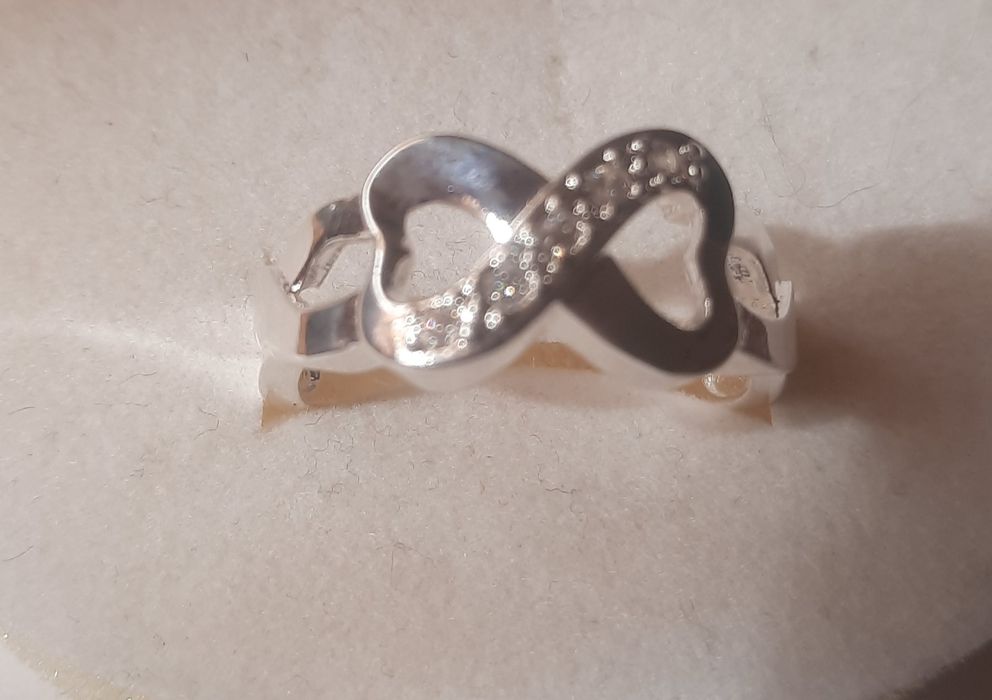Inel argint nou.