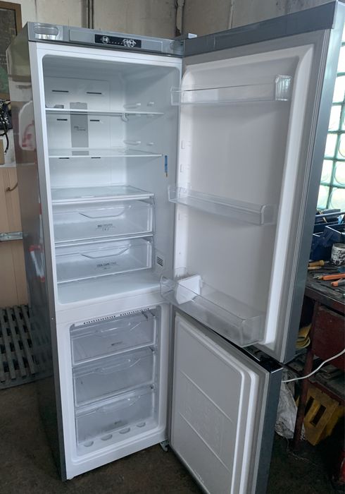 Vand frigider Indesit