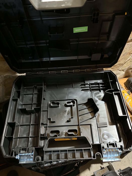 Куфари за инструменти DEWALT XR TSTAK