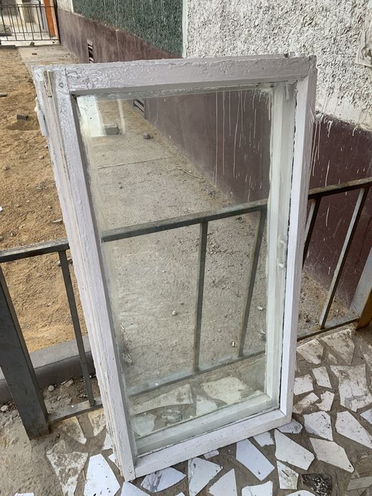 окна с рамками без трещин