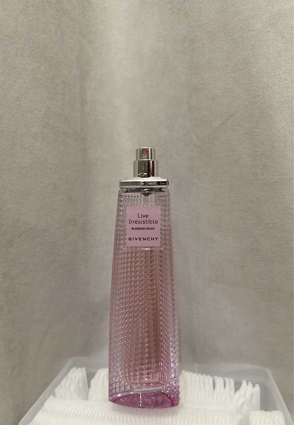 Givenchy irresistible blossom crush. Givenchy Live irresistible.