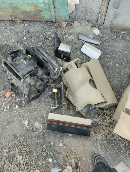 продам запчасть. мерс124