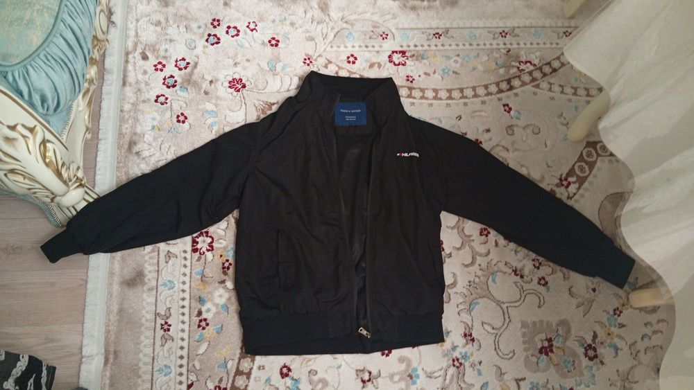 Продам Tommy Hilfiger